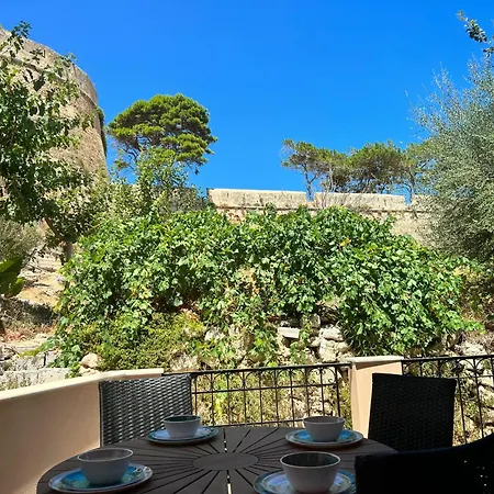 House With 60 Sqm Rooftop Terrace By The Fortezza * Retimno